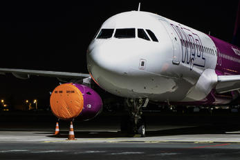 HA-LYT - Wizz Air Airbus A320