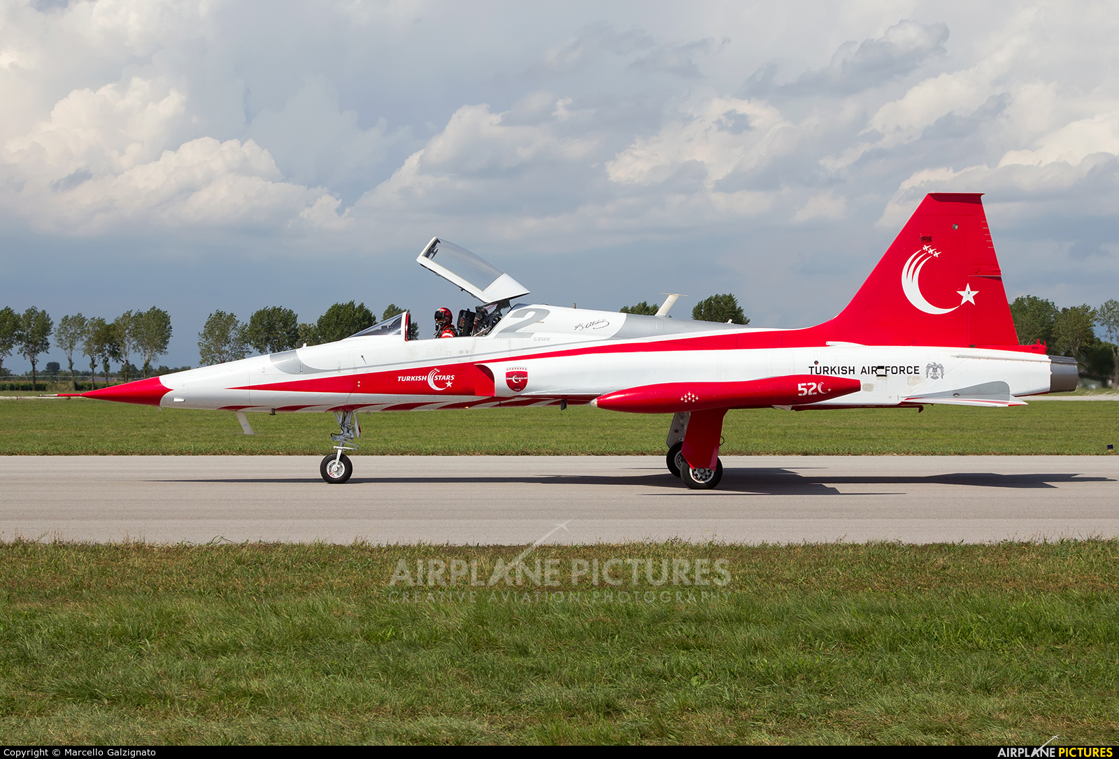 Turkey - Air Force : Turkish Stars 71-3052 aircraft at Rivolto