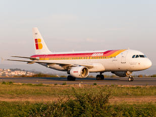 EC-HTB - Iberia Airbus A320