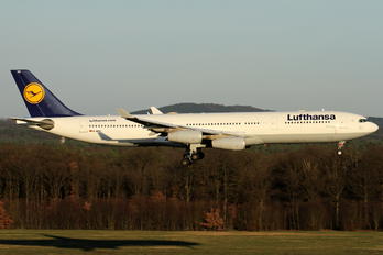 D-AIFD - Lufthansa Airbus A340-300