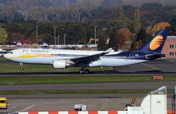 VT-JWW - Jet Airways Airbus A330-200