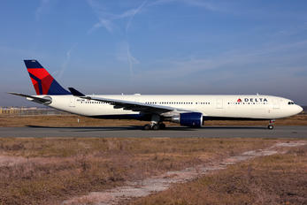 N822NW - Delta Air Lines Airbus A330-300
