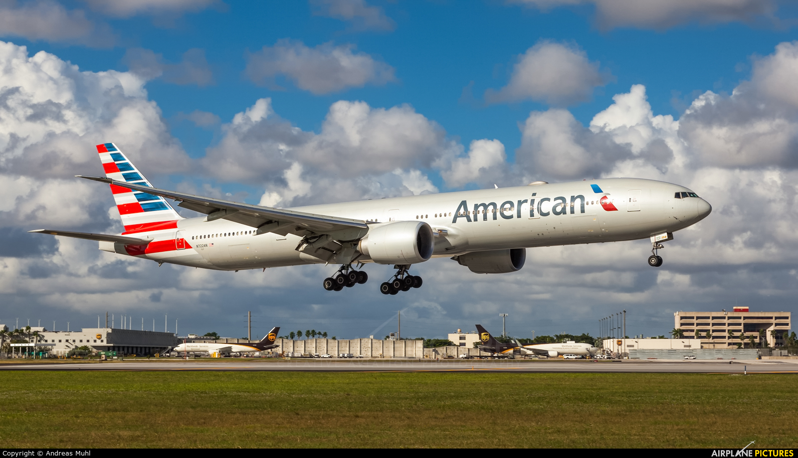 American Airlines N722AN aircraft at Miami Intl