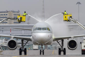 A7-AHD - Qatar Airways Airbus A320