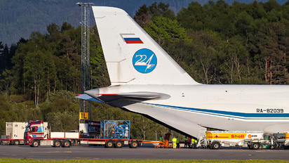 RA-82039 - 224 Flight Unit Antonov An-124