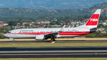 N915NN - American Airlines Boeing 737-800