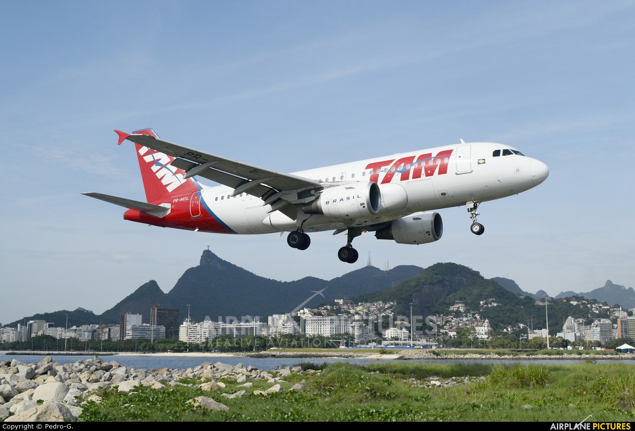 TAM PR-MYL aircraft at Rio de Janeiro - Santos Dumont