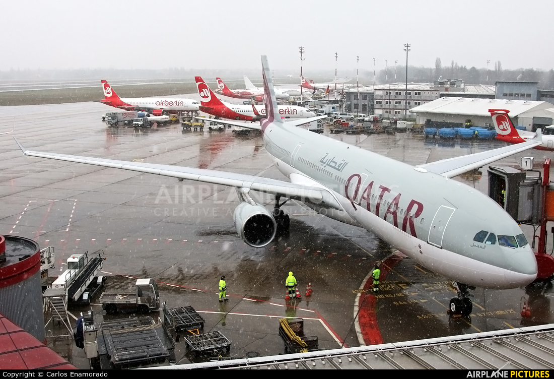 Qatar Airways A7-AEG aircraft at Berlin - Tegel