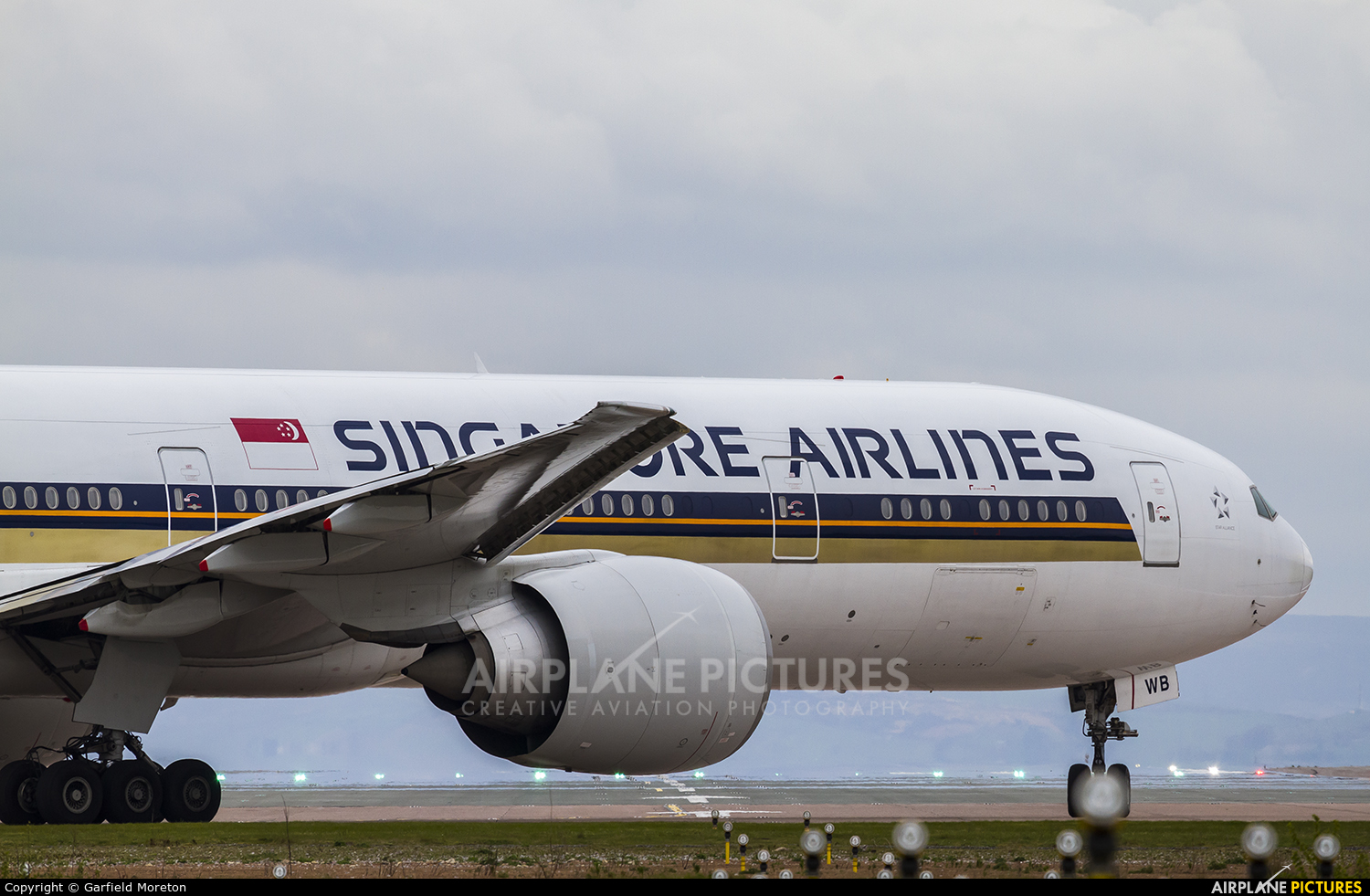 Singapore Airlines 9V SWB aircraft at Manchester