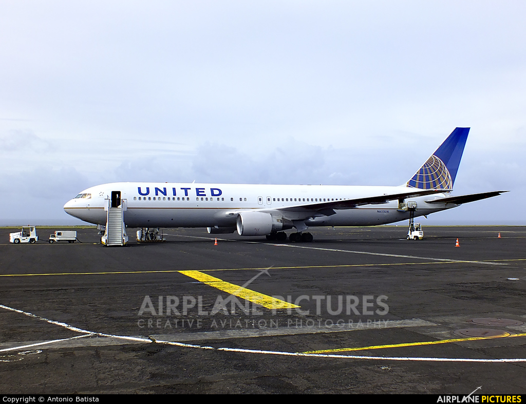 United Airlines N655UA aircraft at Azores - Santa Maria