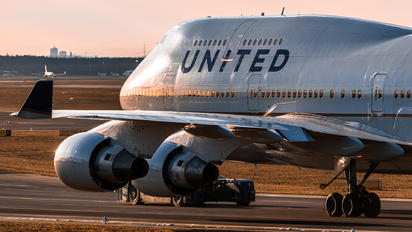 N180UA - United Airlines Boeing 747-400