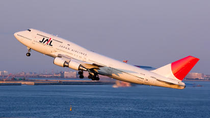 JA8084 - JAL - Japan Airlines Boeing 747-400
