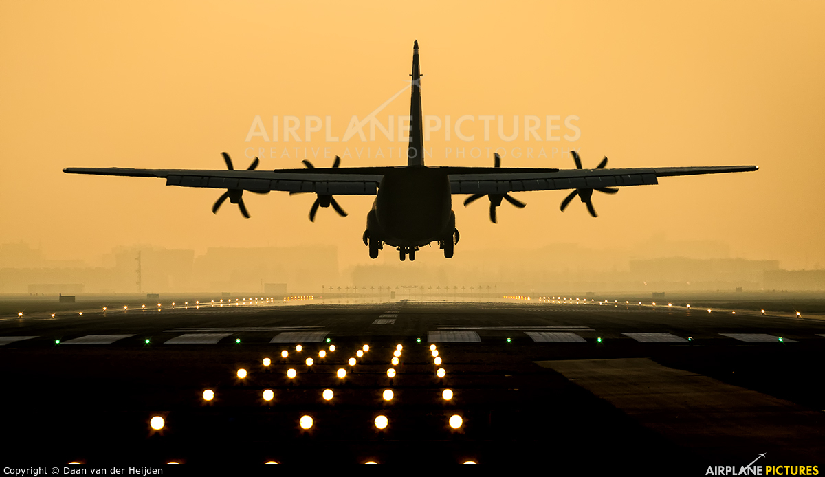 USA - Air Force 07-8608 aircraft at Amsterdam - Schiphol