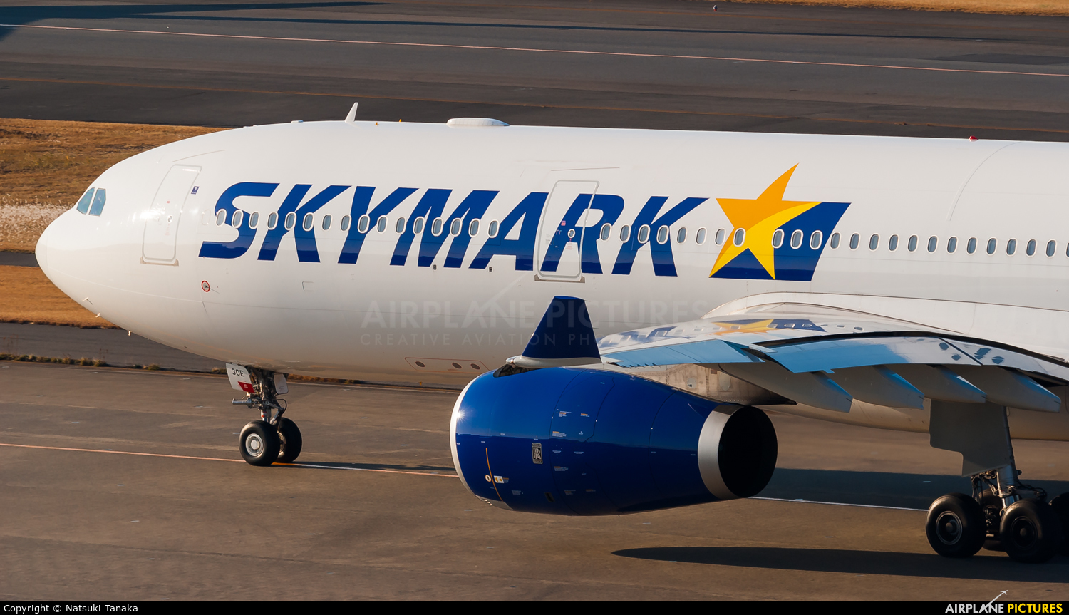 Skymark Airlines JA330E aircraft at Tokyo - Haneda Intl