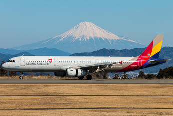 HL8265 - Asiana Airlines Airbus A321