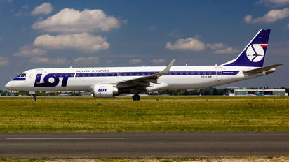 SP-LNB - LOT - Polish Airlines Embraer ERJ-190 (190-100)