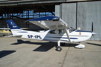 SP-IPL - Private Cessna 182 Skylane (all models except RG)