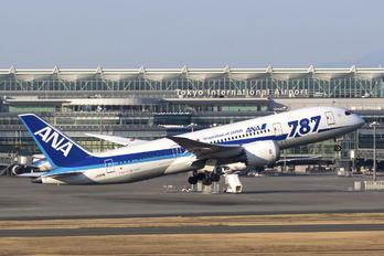 JA811A - ANA - All Nippon Airways Boeing 787-8 Dreamliner