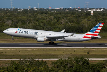 N271AY - American Airlines Airbus A330-300