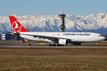 TC-JIS - Turkish Airlines Airbus A330-200