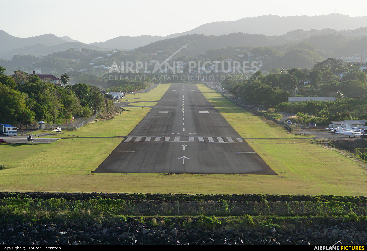 Malindo Air - aircraft at Castries - George FL Charles