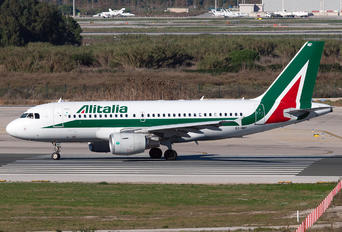 EI-IMP - Alitalia Airbus A319