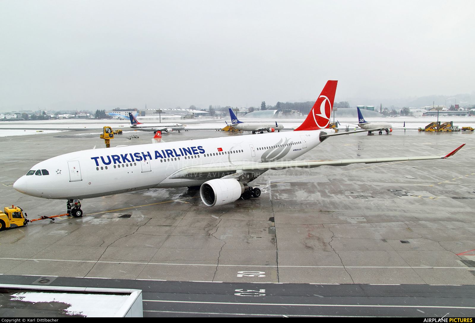 Turkish Airlines TC-JIO aircraft at Salzburg