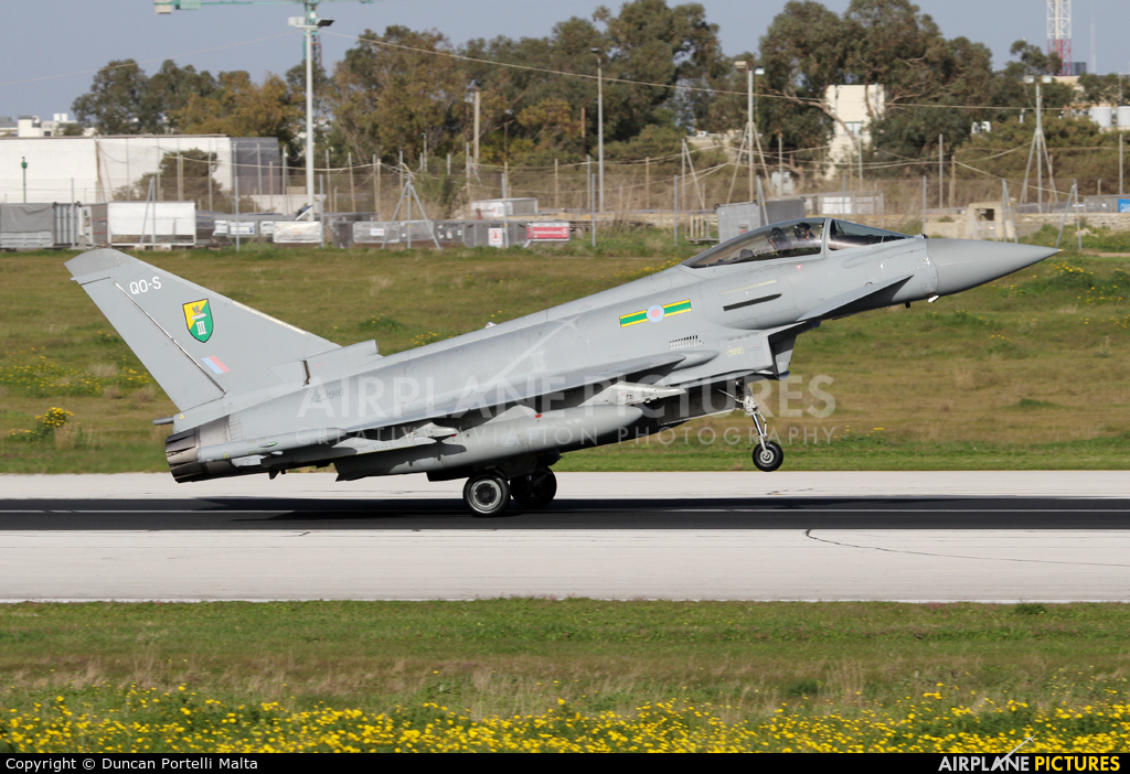 Royal Air Force ZJ916 aircraft at Malta Intl