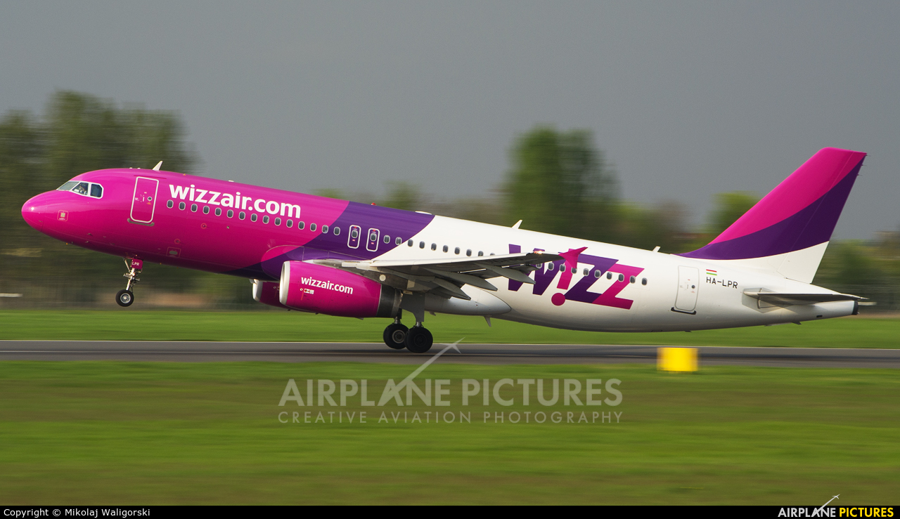 Wizz Air HA-LPR aircraft at Poznań - Ławica