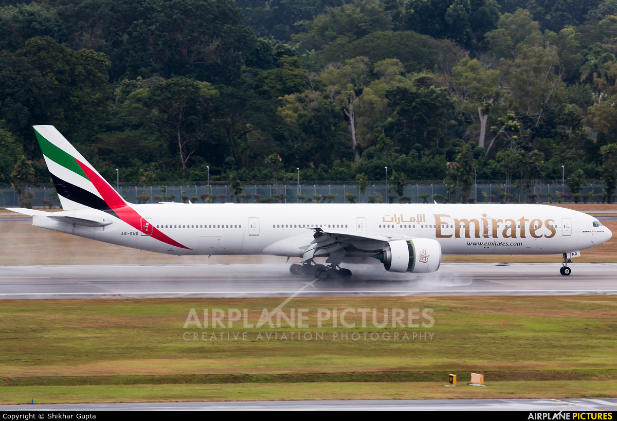 Emirates Airlines A6-ENR aircraft at Singapore - Changi