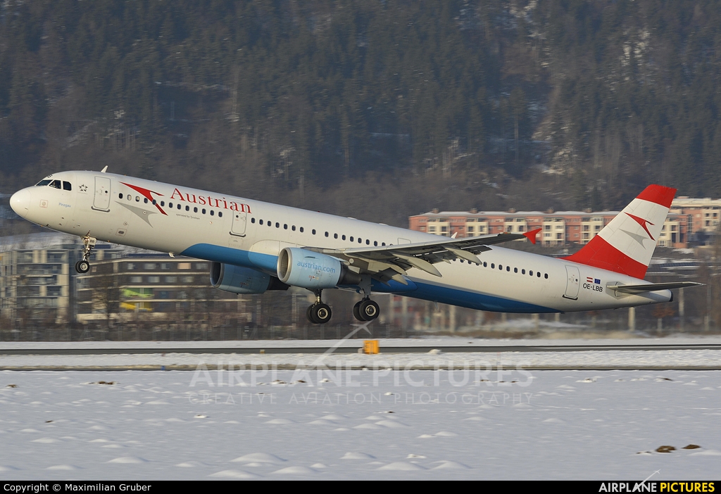 Austrian Airlines/Arrows/Tyrolean OE-LBB aircraft at Innsbruck