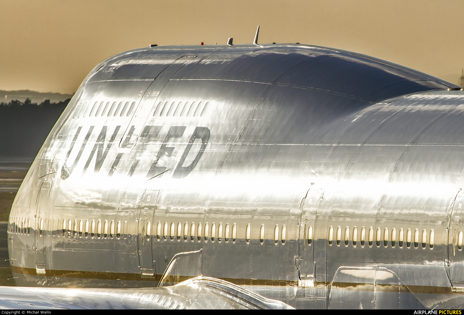 United Airlines N180UA aircraft at Frankfurt