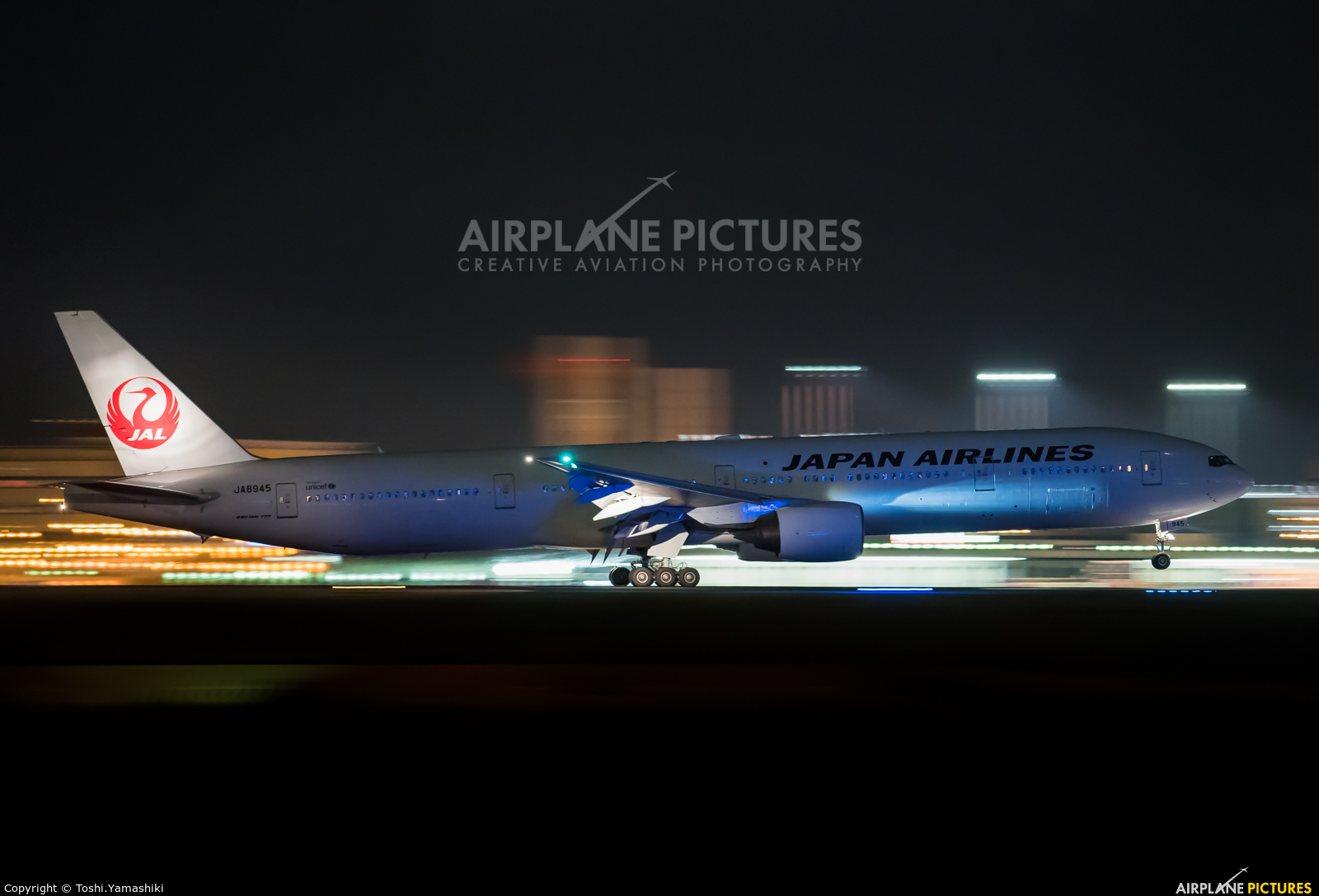 JAL - Japan Airlines JA8945 aircraft at Tokyo - Haneda Intl
