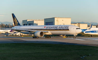 9V-SNA - Singapore Airlines Boeing 777-300ER