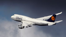 D-ABVZ - Lufthansa Boeing 747-400 aircraft