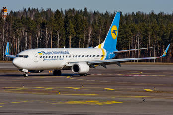 UR-PSC - Ukraine International Airlines Boeing 737-800