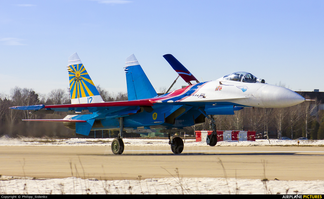 Russia - Air Force "Russian Knights" 12 aircraft at Kubinka