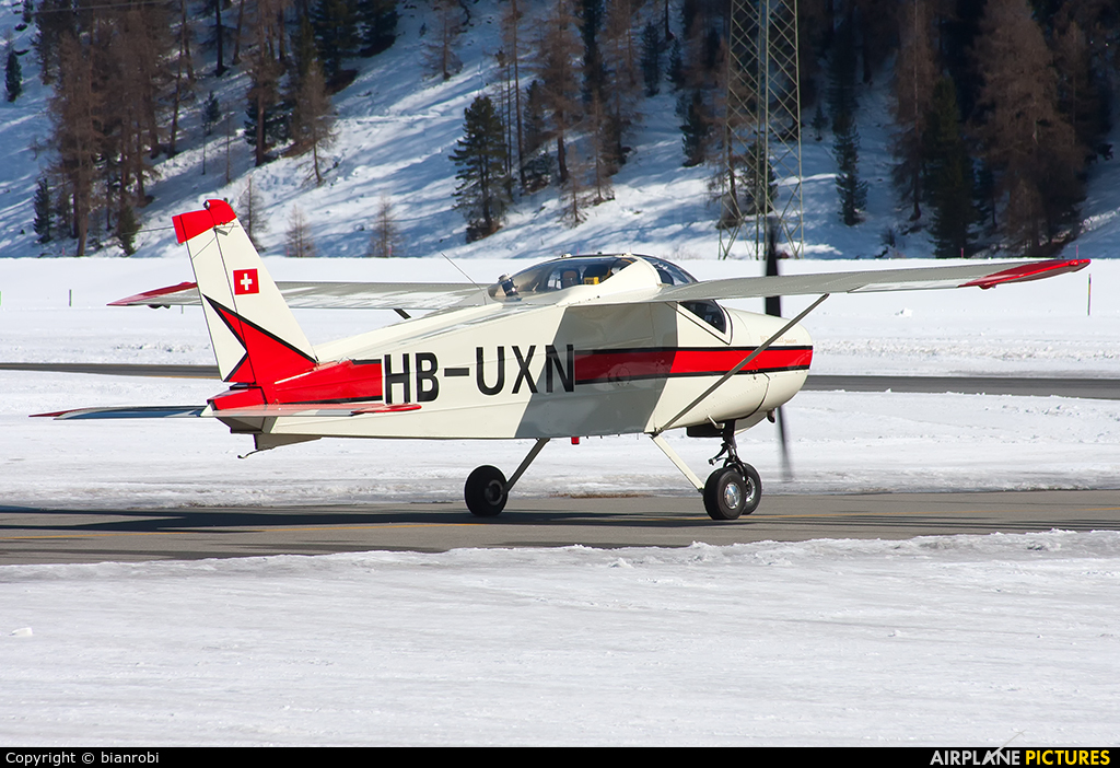 Private HB-UXN aircraft at Samedan - Engadin