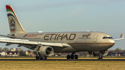 A6-EYO - Etihad Airways Airbus A330-200