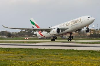 A6-EKU - Emirates Airlines Airbus A330-200