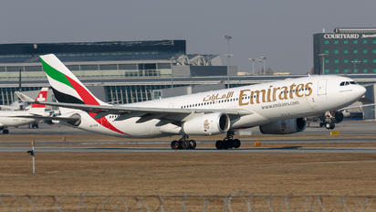A6-EKW - Emirates Airlines Airbus A330-200