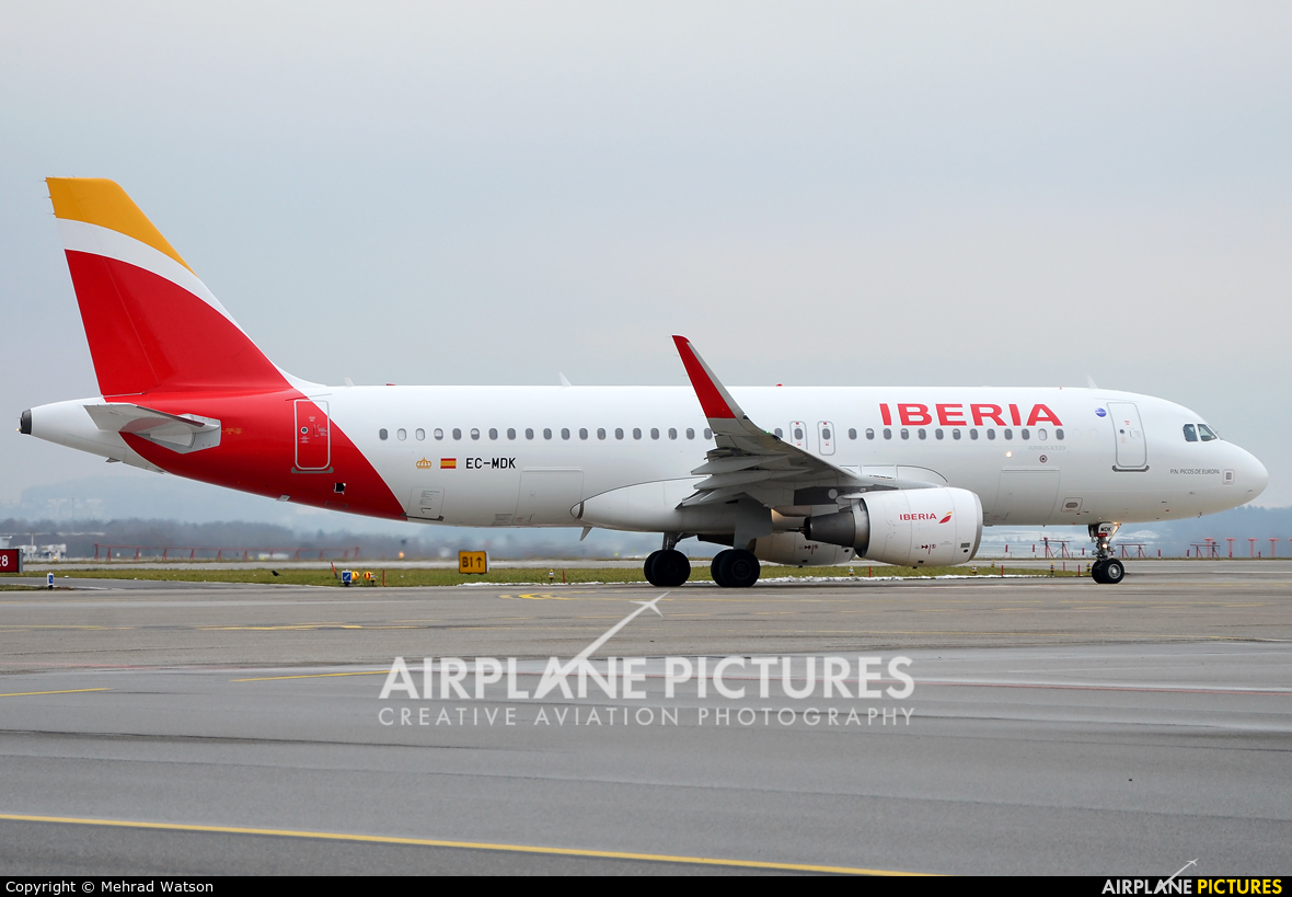 Iberia EC-MDK aircraft at Zurich