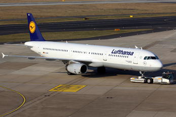 D-AIRE - Lufthansa Airbus A321
