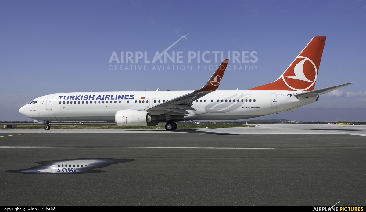 Turkish Airlines TC-JYF aircraft at Zagreb