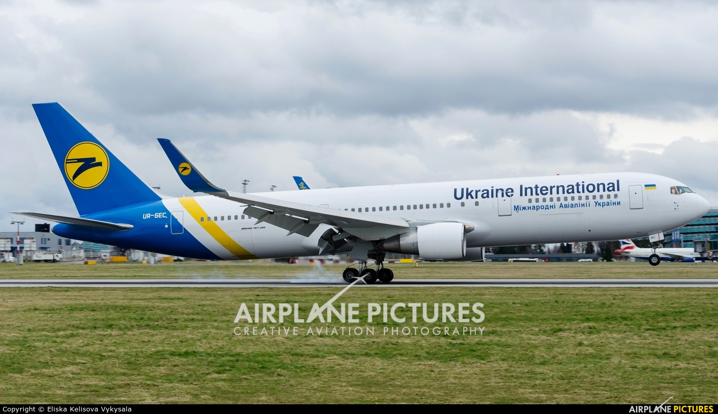 Ukraine International Airlines UR-GEC aircraft at Prague - Václav Havel