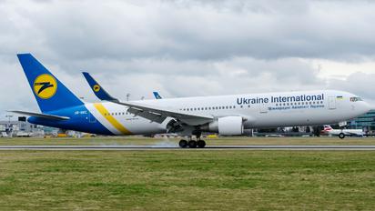 UR-GEC - Ukraine International Airlines Boeing 767-300ER