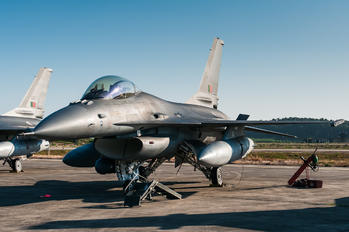 15103 - Portugal - Air Force General Dynamics F-16A Fighting Falcon