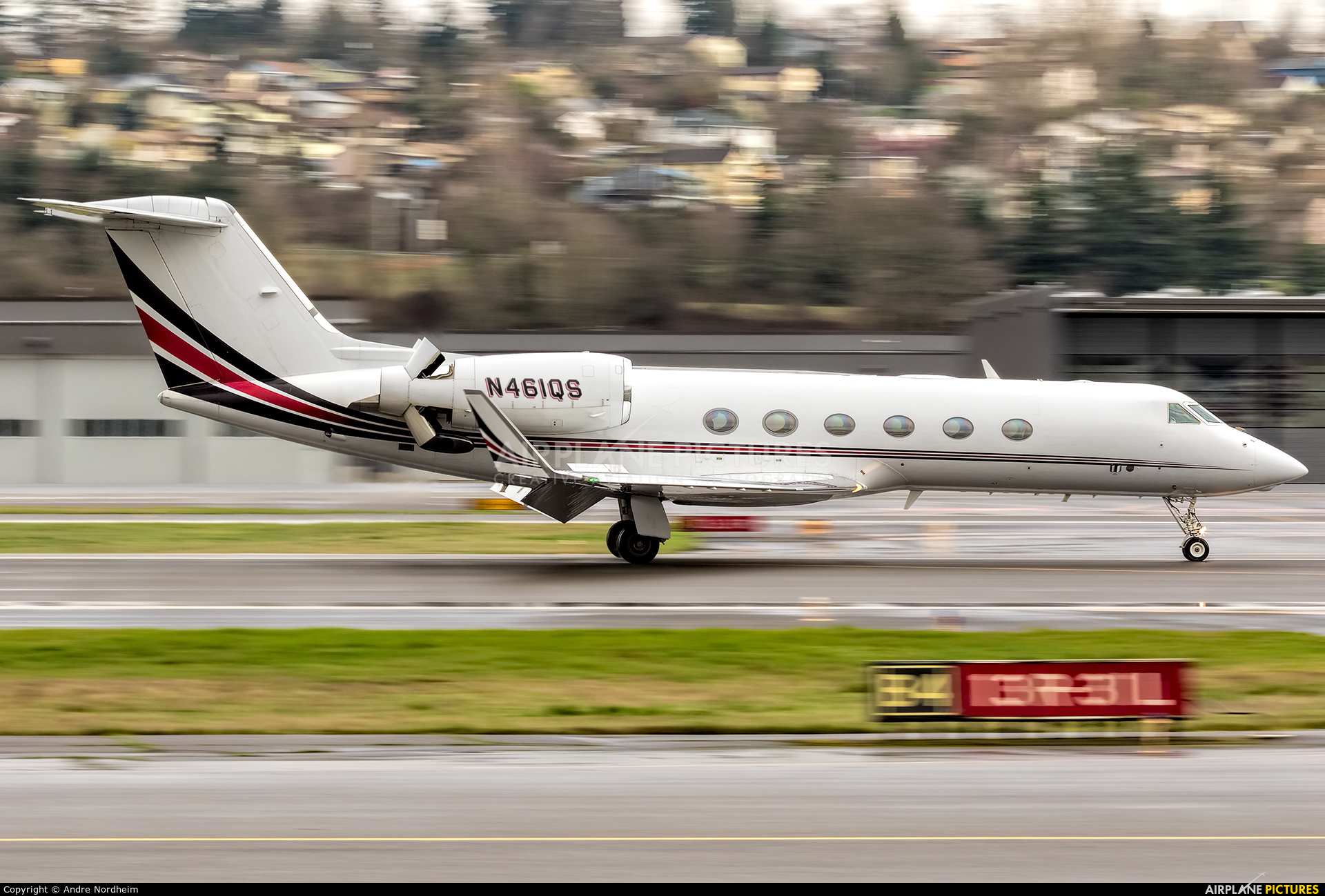 Netjets (USA) N461QS aircraft at Seattle - Boeing Field / King County Intl