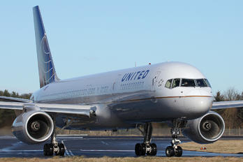 N26123 - United Airlines Boeing 757-200