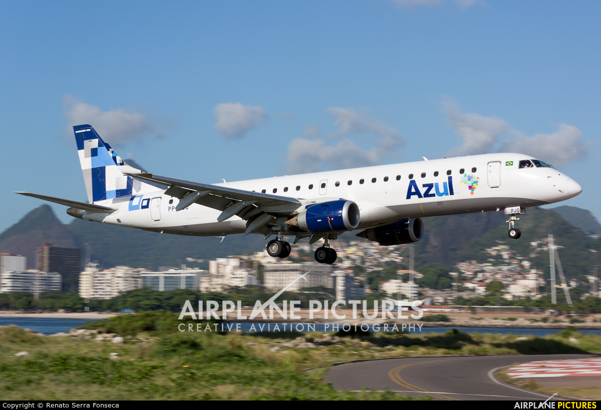 Azul Linhas Aéreas PP-PJO aircraft at Rio de Janeiro - Santos Dumont